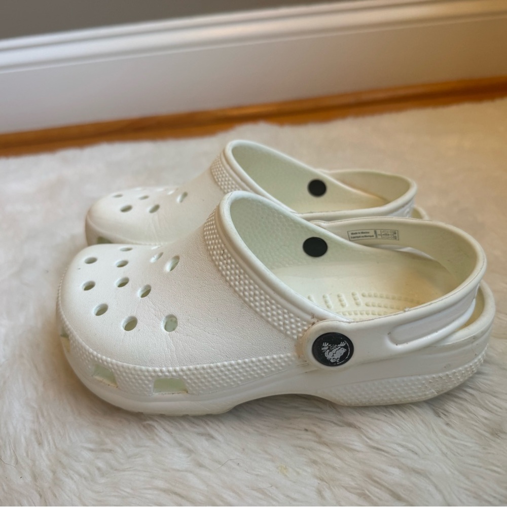 Kids White Crocs - Picture 2 of 6